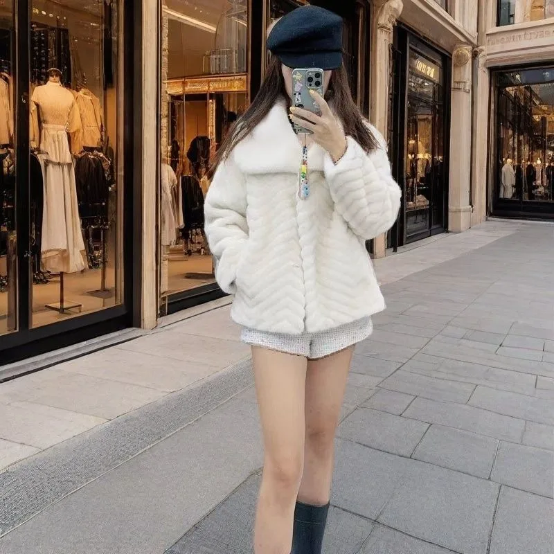 新作2026年輸入ベルベットミンクジャケット ルーズファー ヤングファー一体型 レディース ダブルレイヤー 大きなファー襟 ミンクジャケット コーヒー色