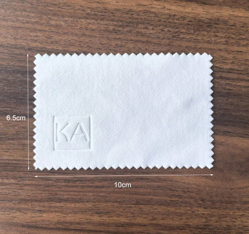 

1000 Pieces 10x6.5cm White Polishing Cloth Pressed With Embossed Logo and Envelope Packaged Customise Logo