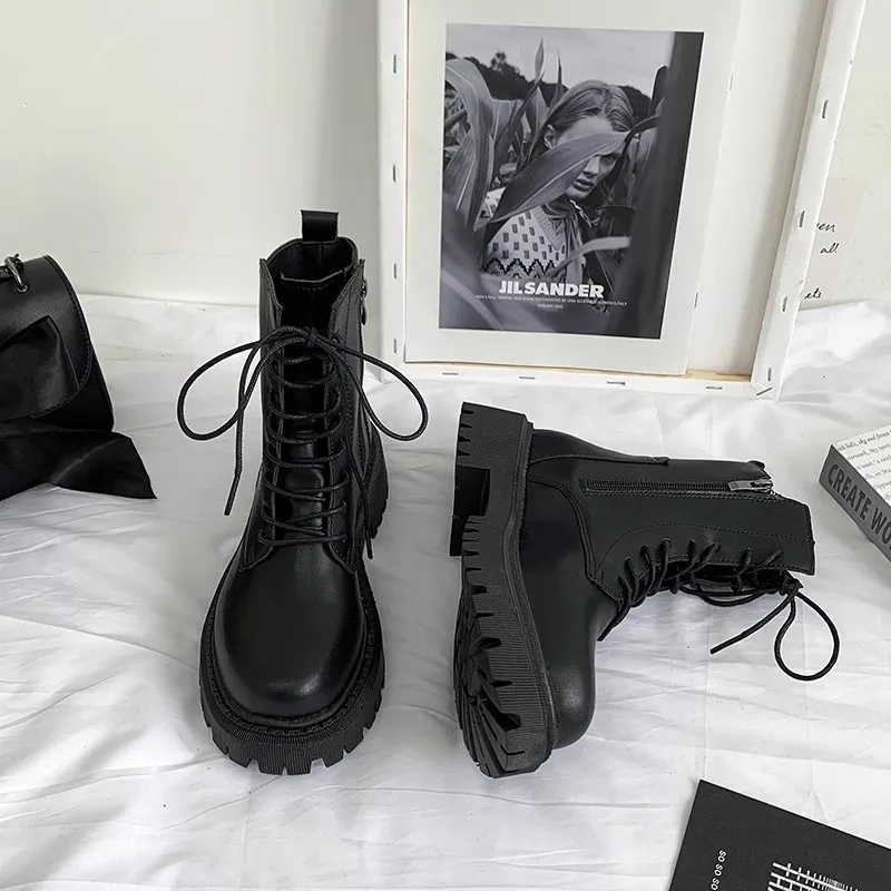 2025 Platform boots for women retro British style new spring and autumn increase superb fire with black slimming ankle boots