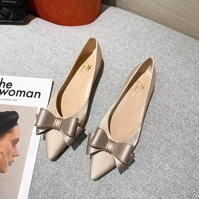 

Женские туфли-балетки 2026 из атласа цвета шампанского с блестками, с острым носком, декором в виде банта, элегантные, повседневные, для особых случаев, Q-628
