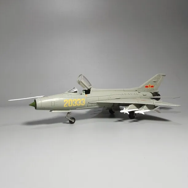 Die-cast 1/48 J-7G Fighter Jet Model Alloy Simulation Military Ornament Comrade Gift Miniature Enthusiast Art Scene