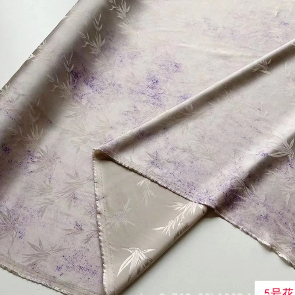 Tessuto floreale in raso tinto con rima Tessuto floreale tinto per abbigliamento e abito Abito cheongsam Tessuto alla moda