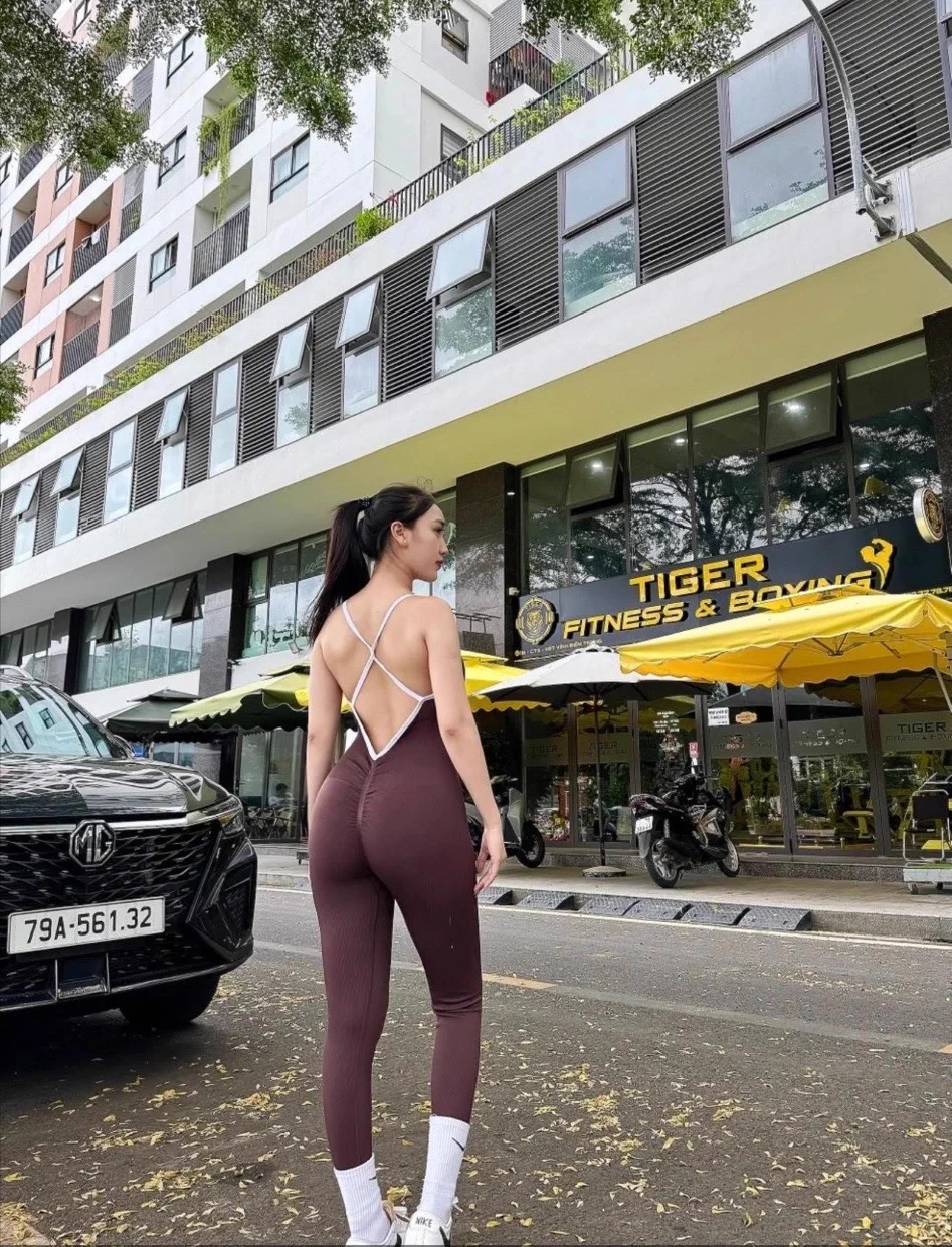 

JHJN бесшовный комбинезон для йоги, женский спортивный комплект, на тонких бретельках, леггинсы для тренировок в тренажерном зале, бюстгальтер с подкладкой, цельные боди для фитнеса