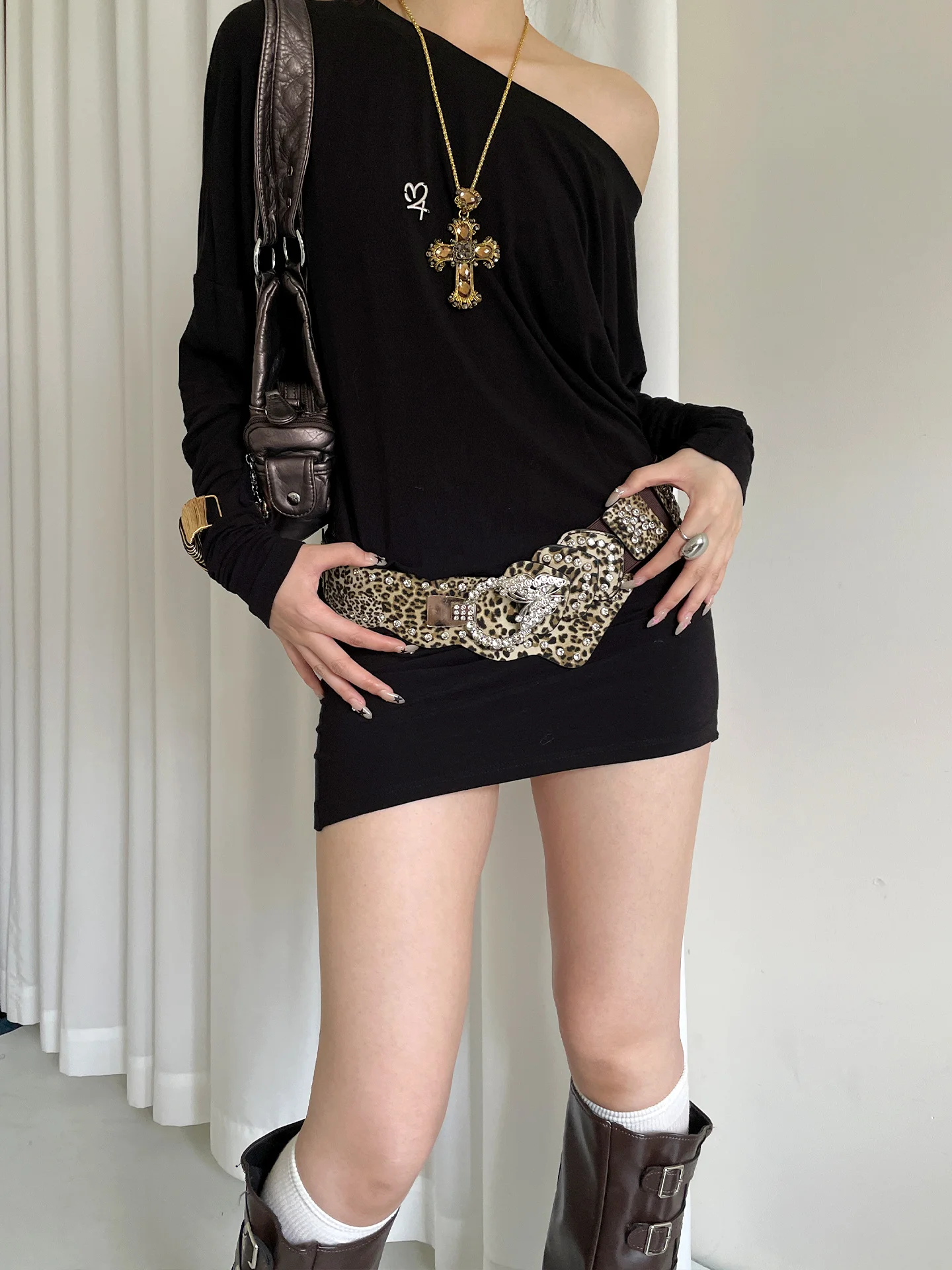 Retro American Y2K Millennium Style Rivet Belt For Women Wide Version Of The Hipster Belt With A Sense Of Design In Brown