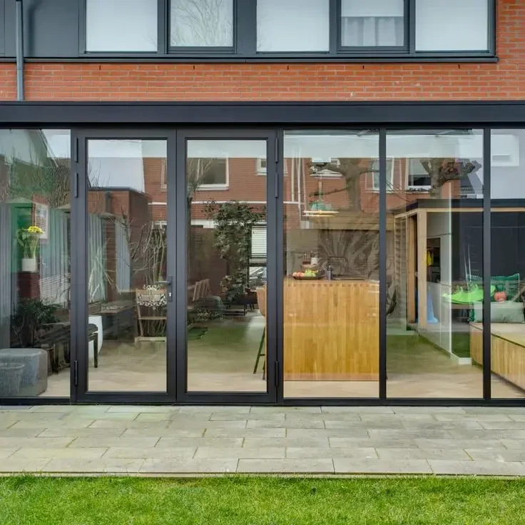 Aangepaste thermische breuk aluminium scharnierende deur dubbele beglazing glazen openslaande deur buitenterras balkon toegangsdeuren