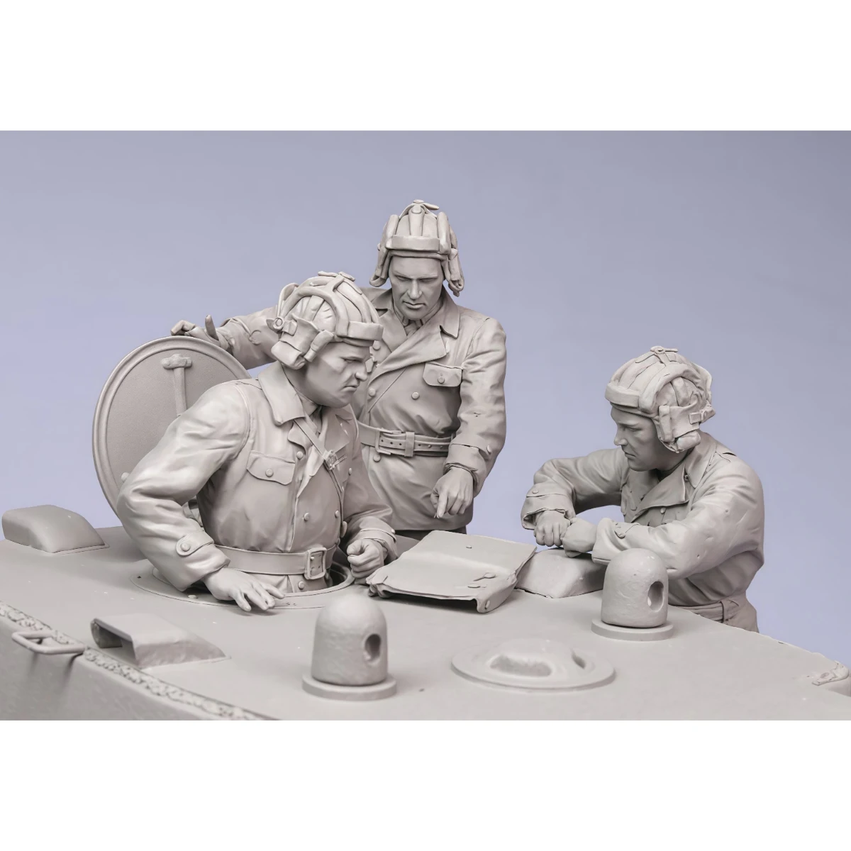 Zestaw modelarski z żywicy w skali 1/35, motyw militarny, załoga radzieckiego czołgu (3 osoby), niezmontowany i niepomalowany GK