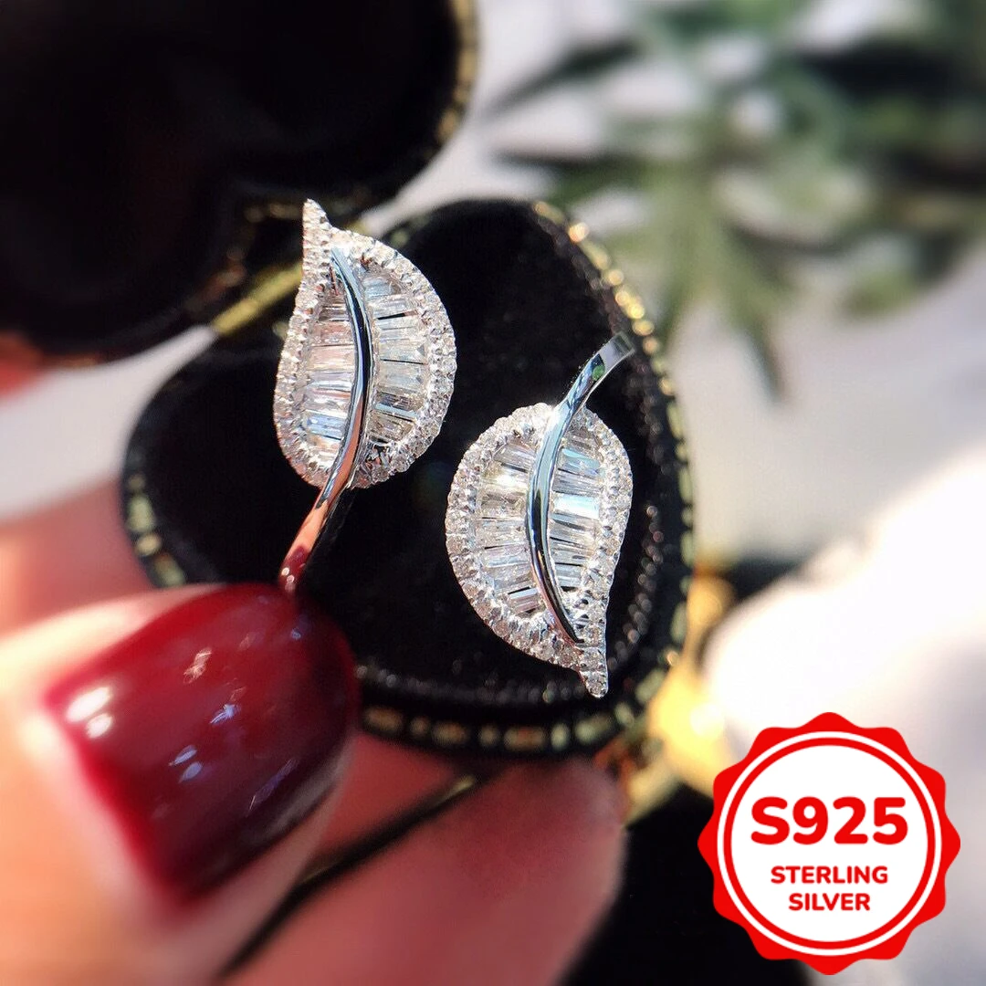 

Four-claw Flash Diamond S925 Silver Ring Fashion Women Engagement Proposal Open Eye Ring