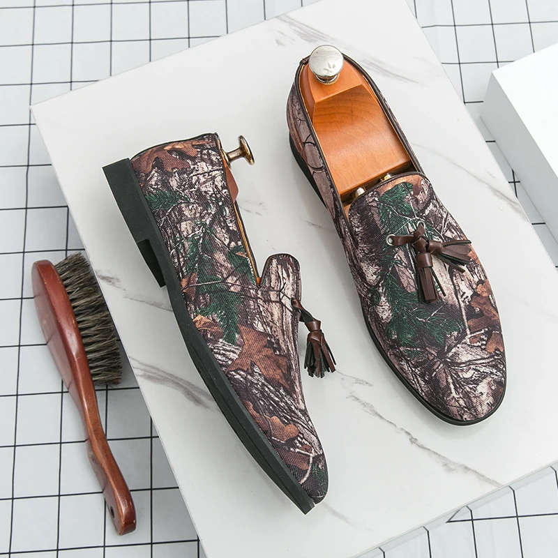 

2025 новые мужские качественные туфли из лакированной кожи, белые свадебные туфли, размер 38–46, черные кожаные мягкие мужские модельные туфли