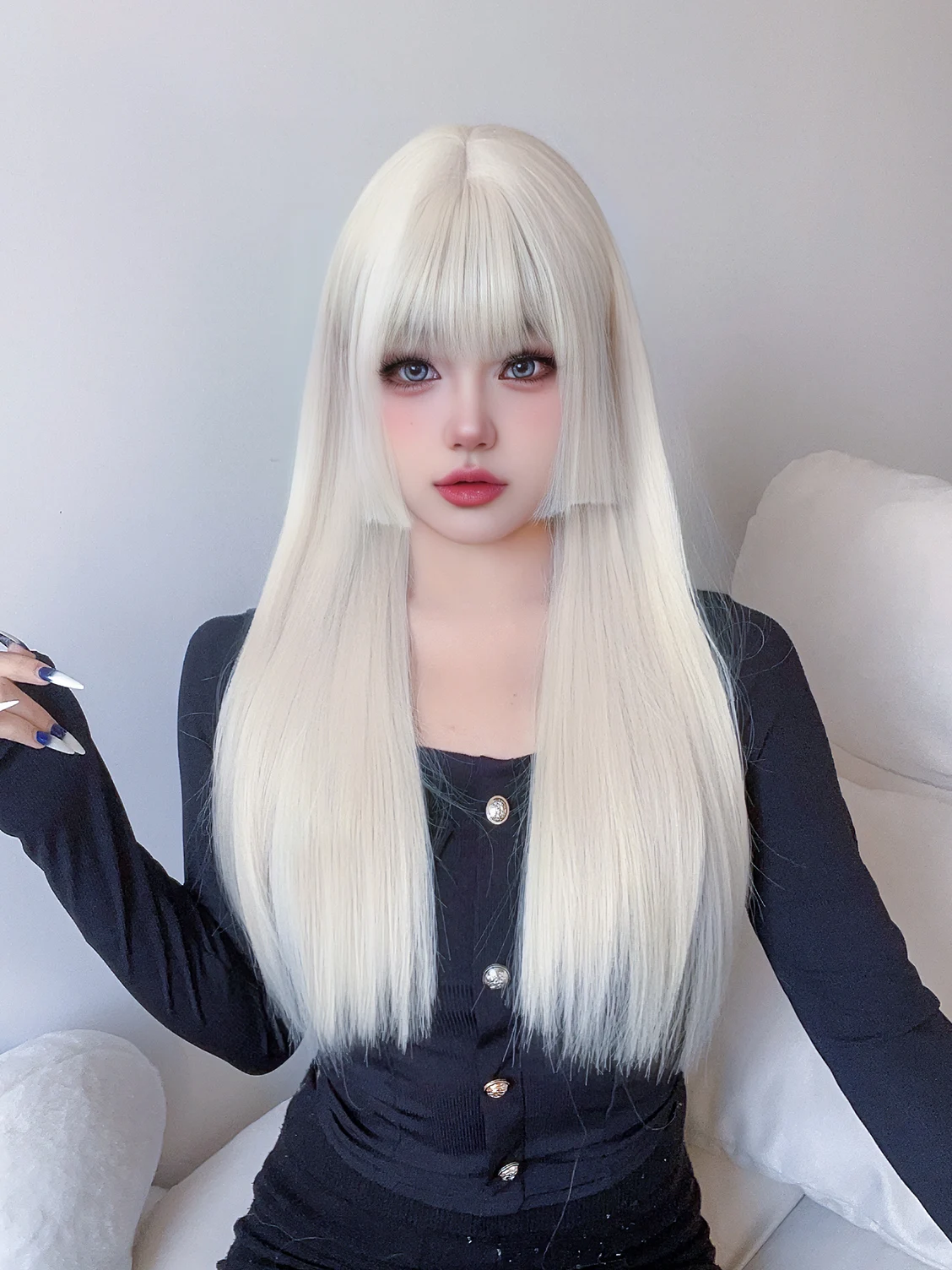 Wig sintetik Lolita pirang putih 26 inci dengan Wig panjang lurus alami untuk wanita Wig Cosplay tahan panas potongan Hime