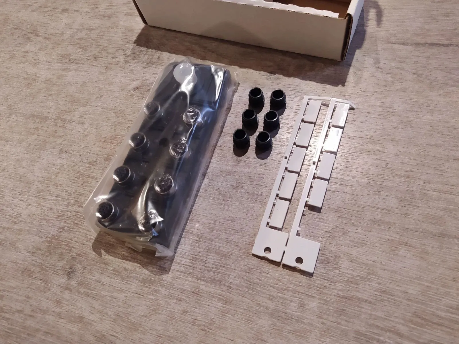 100% New and Original module TBIL-M1-8DOP  TBIL-M1-16DIP 6814100 FedEx /UPS / DHL fast delivery Warranty One-year