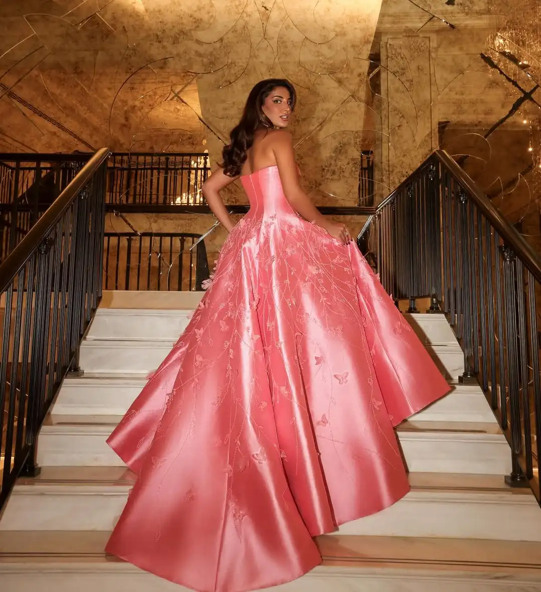 Ofherown-vestidos de noche elegantes con apliques de cuentas, satén rosa, escote en forma de corazón, vestidos de graduación, Vestido de fiesta personalizado