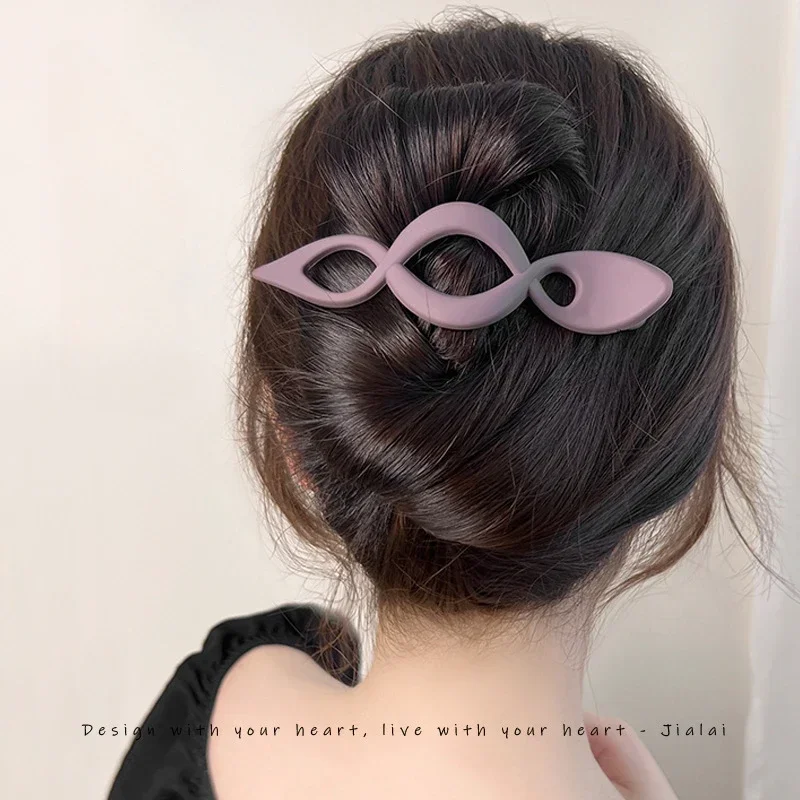 

Frosted Hollow Ponytail Clip Acrylic Solid Color Duckbill Hair Claw Barrettes Hairpin Ponytail Hair Accessories Headwear Gifts