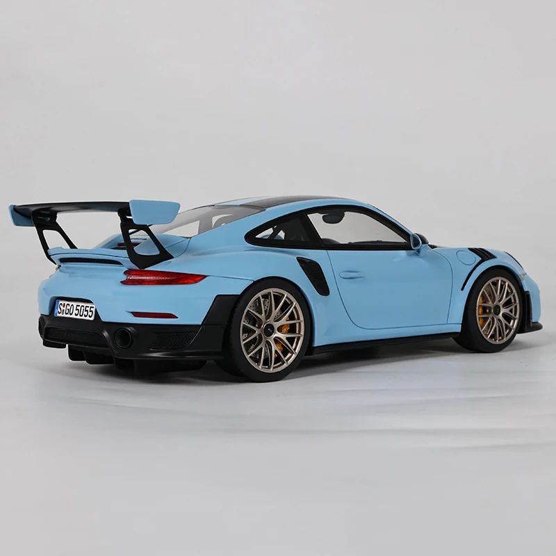 GT Spirit 1:18 GT2 RS modello di auto in resina CLDC027