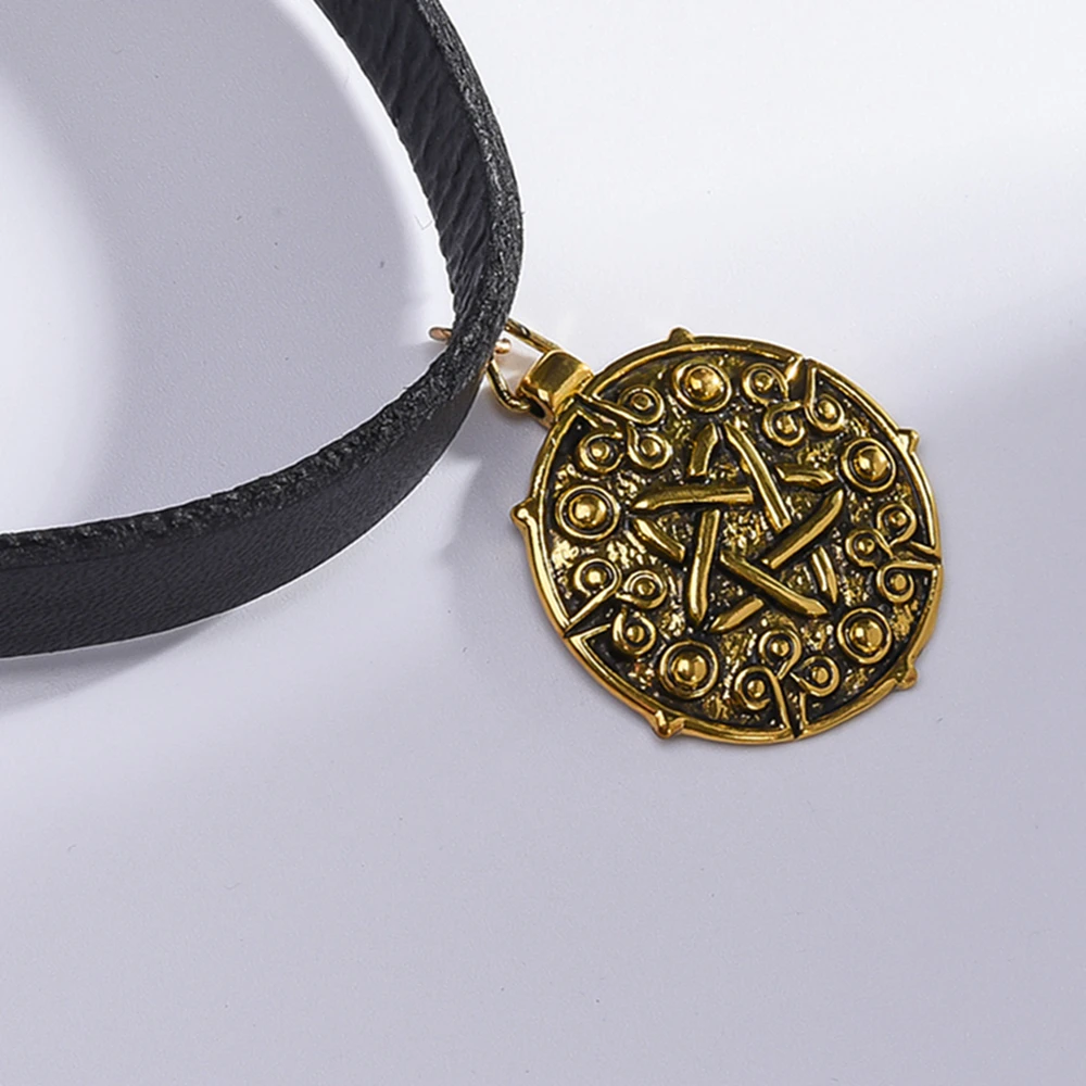 Catuni Witcher Round Medallion Leather Choker Necklace Hunt Game Gothic Retro Pendant Jewelry Gift For Man Woman Cosplay