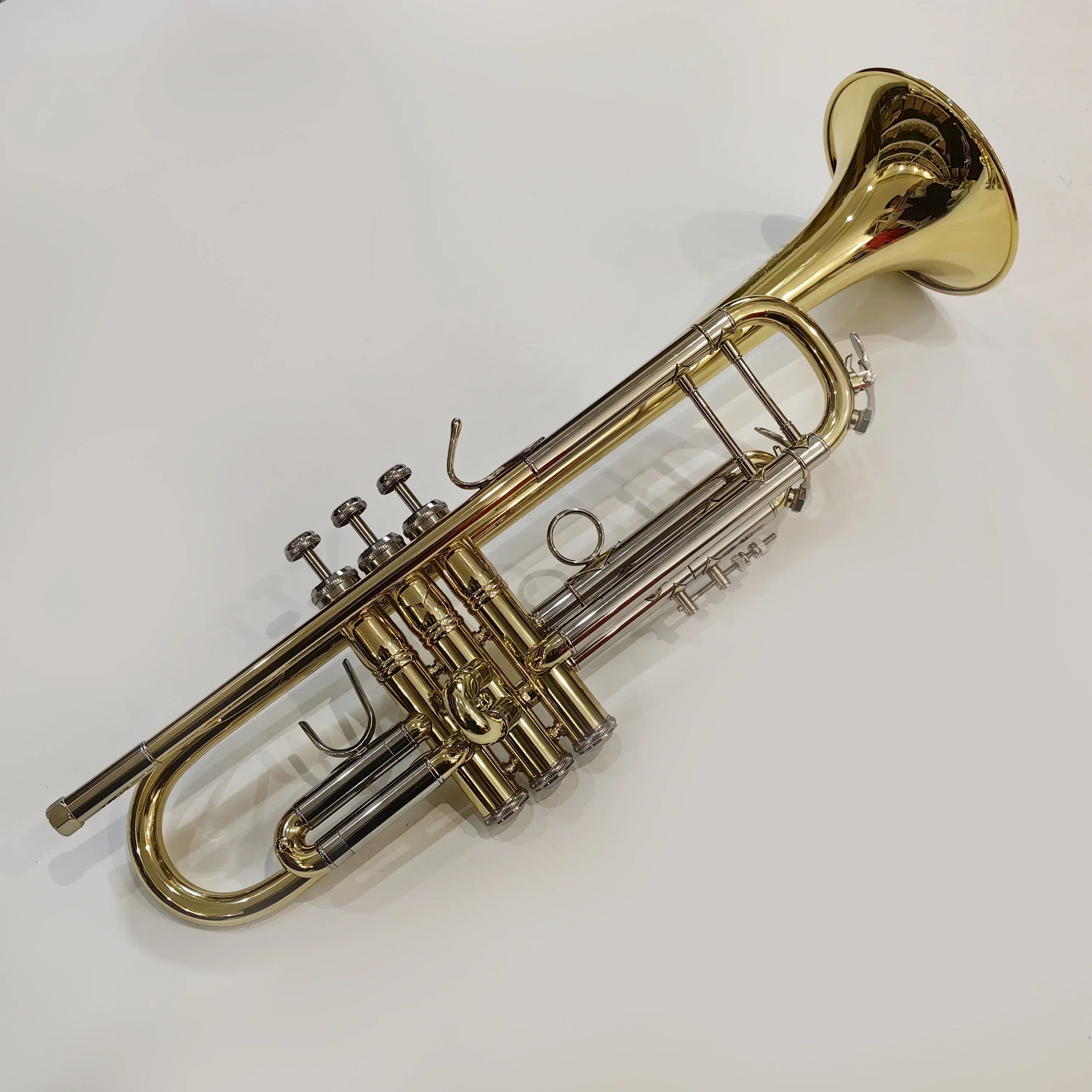 Professional Standard Brass Trumpet Bb Trumpet with Mouthpiece Carrying Case