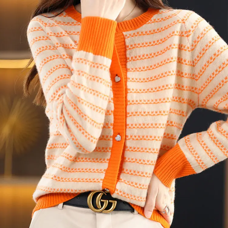 

Весенне-осенне-зимний новый полосатый свитер, куртка, женский элитный кардиган, свободная вязаная рубашка, топ с длинными рукавами