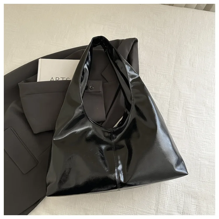 

Spring Soft Leather Tote Bag Minimalist Underarm Purse for Women Spacious Shoulder Bag Elegant Commuter Bag Versatile Bag​