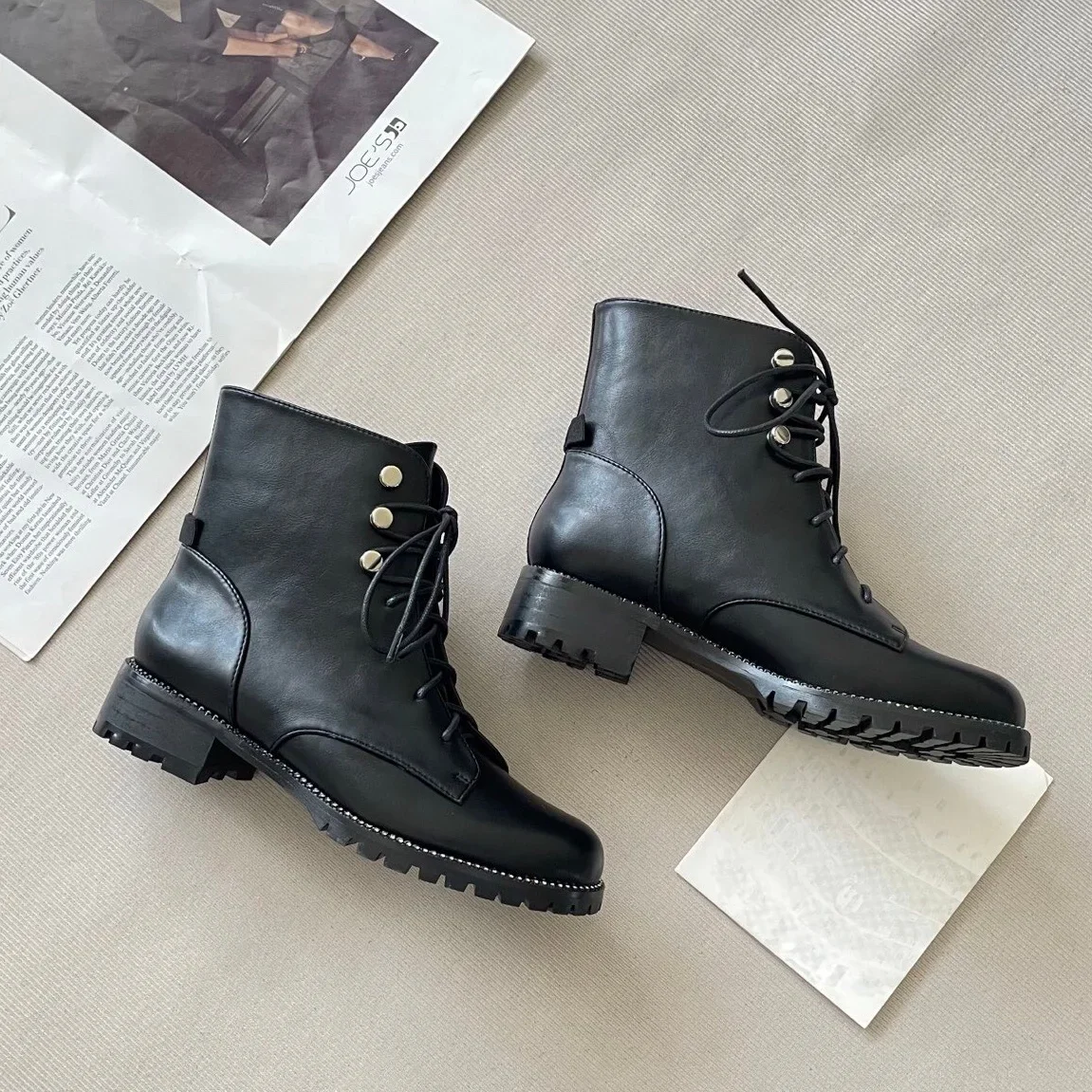 

D Luxury Rivet Ankle Boots - Black Leather Block Heel Fashion British Style Commute Women's Boots