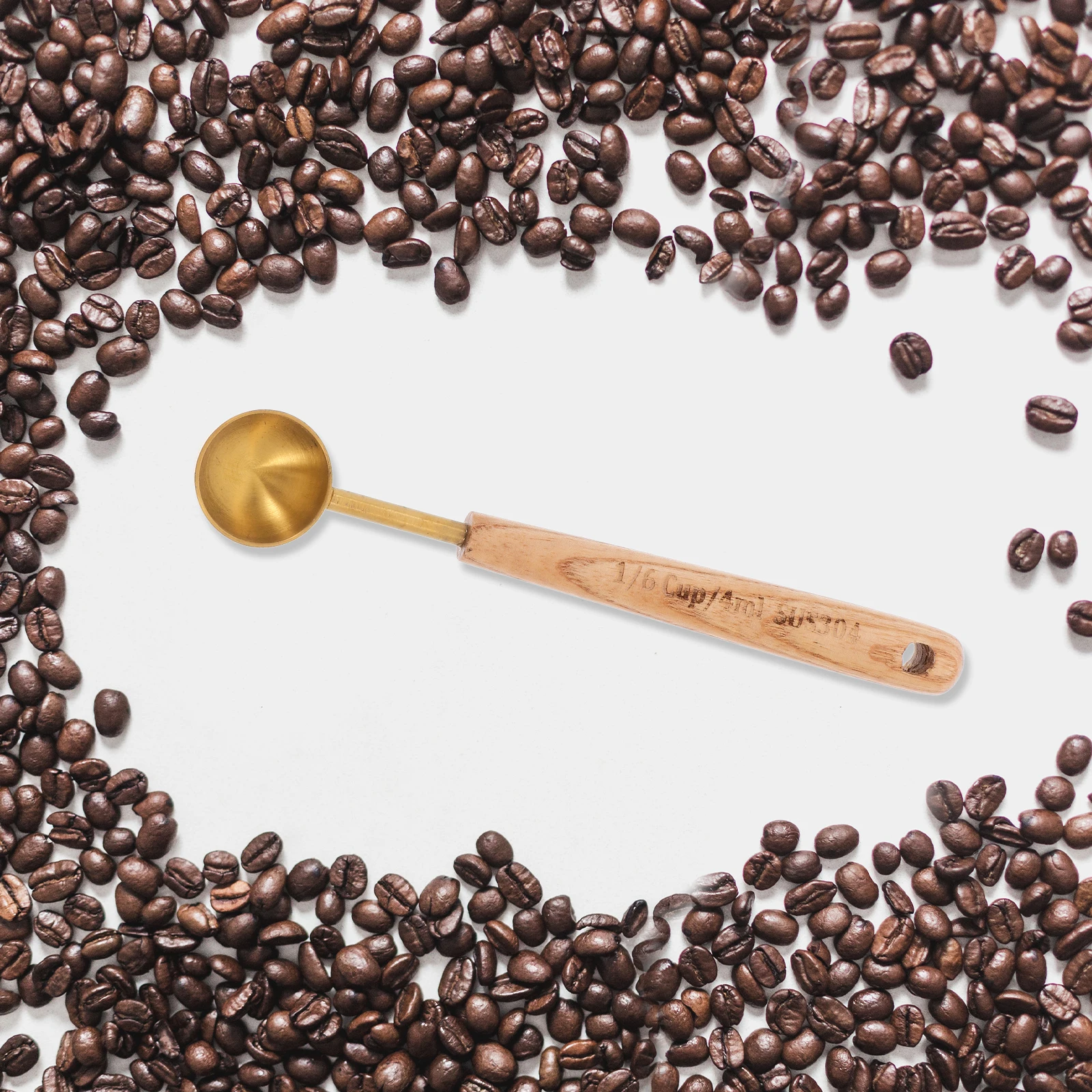 

Golden 8Ml Stainless Steel Coffee Scoop Spoon Measuring Powdered Milk Long Handle Wood Design Baking Tool Tea Espresso Seasoning