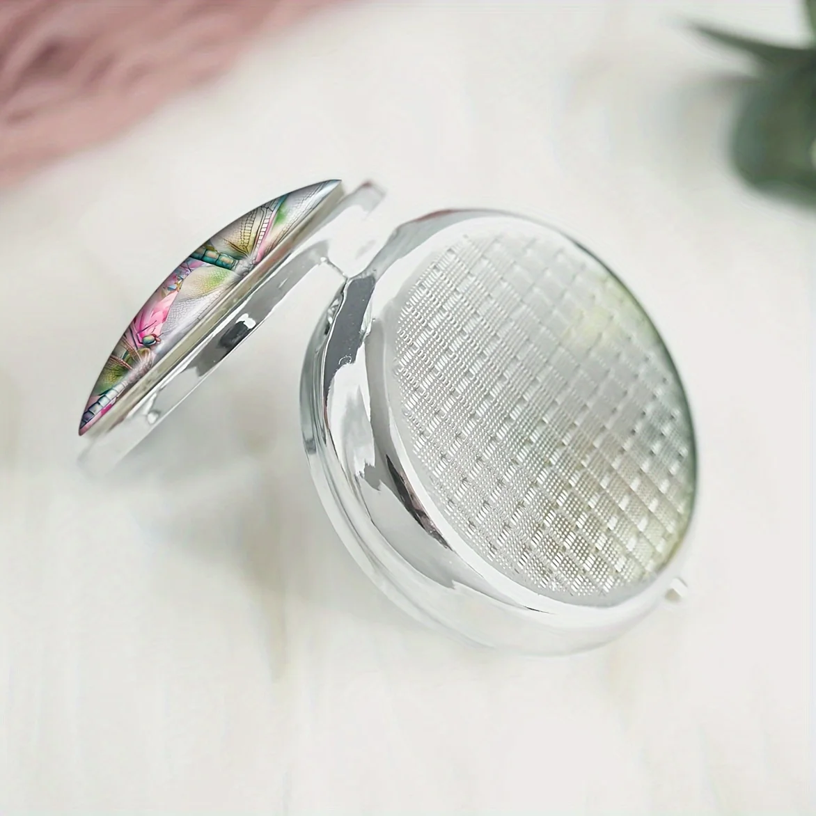 Beautiful Dragonfly Round Pill Box,Household Portable Medicine Storage Box,3-grid Sub-packaging Medicine Box