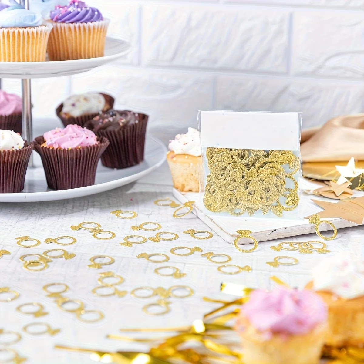 100 Stück goldenes Verlobungsring-Konfetti – funkelnde Tischdekoration für Junggesellenabschiede, romantische Feiern, Event-Accessoires – Detail 5