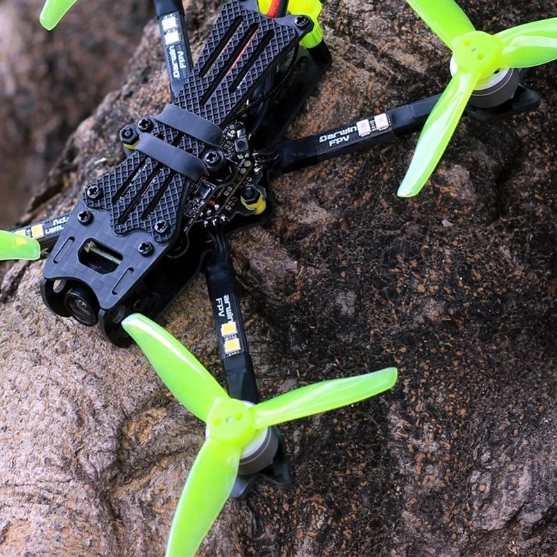 DarwinFPV الطفل القرد 3 بوصة 142 مللي متر قاعدة العجلات الطائرة بدون طيار كوادكوبتر طقم إطارات ألياف الكربون الذراع 1104 4300KV موتور LED مجلس RC FPV أجزاء