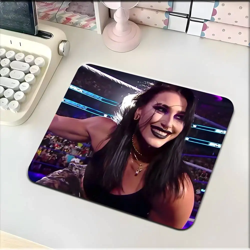 R-Rhea Ripley Wrestler Mousepad Small LockEdge Mouse Pad For Gamers Computer Desk Pad Rectangular Anti-slip Rubber