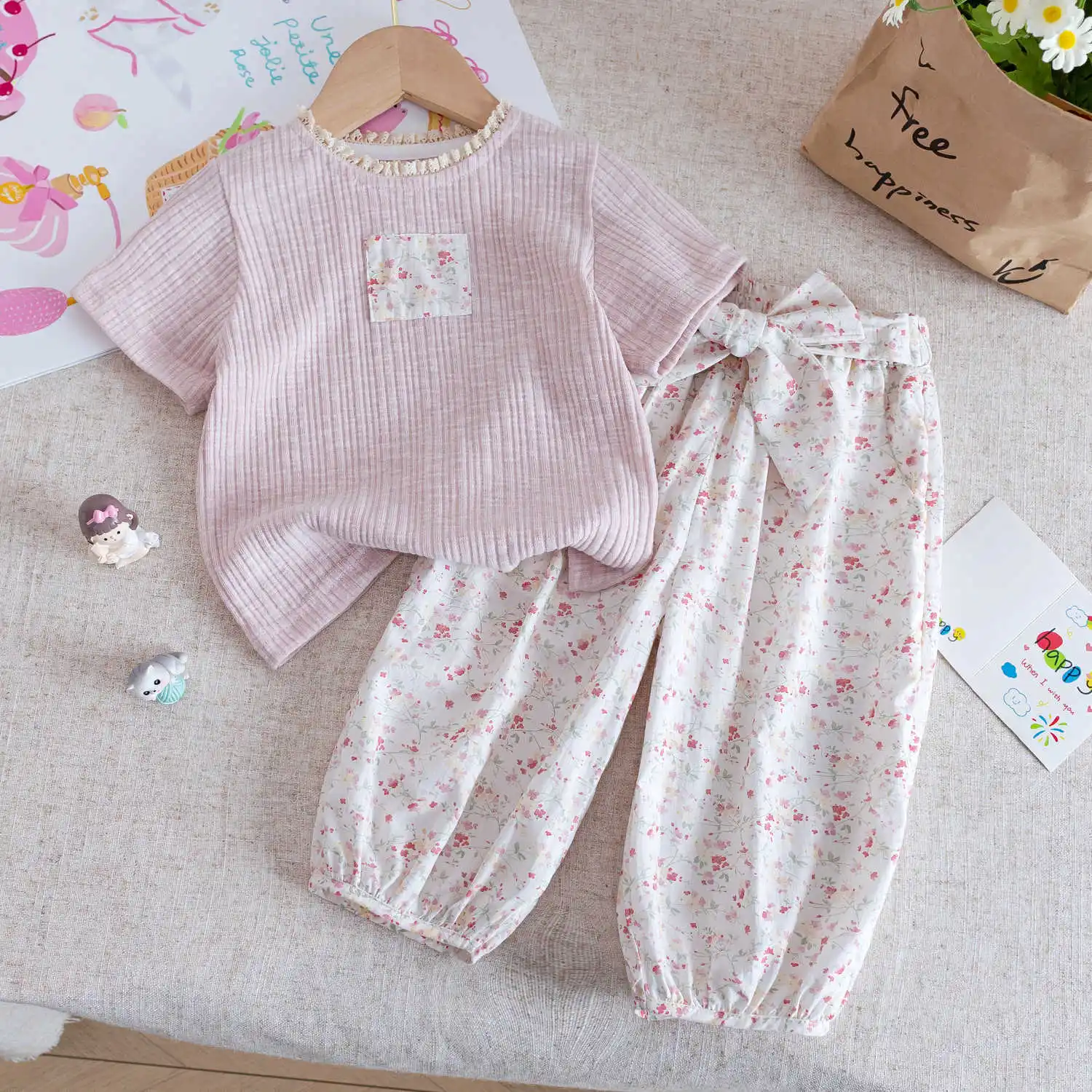 

Girls Sweet 2Pcs Sets Summer child Baby Floral Short-Sleeved T-Shirt And Lace Pants Suit Kids