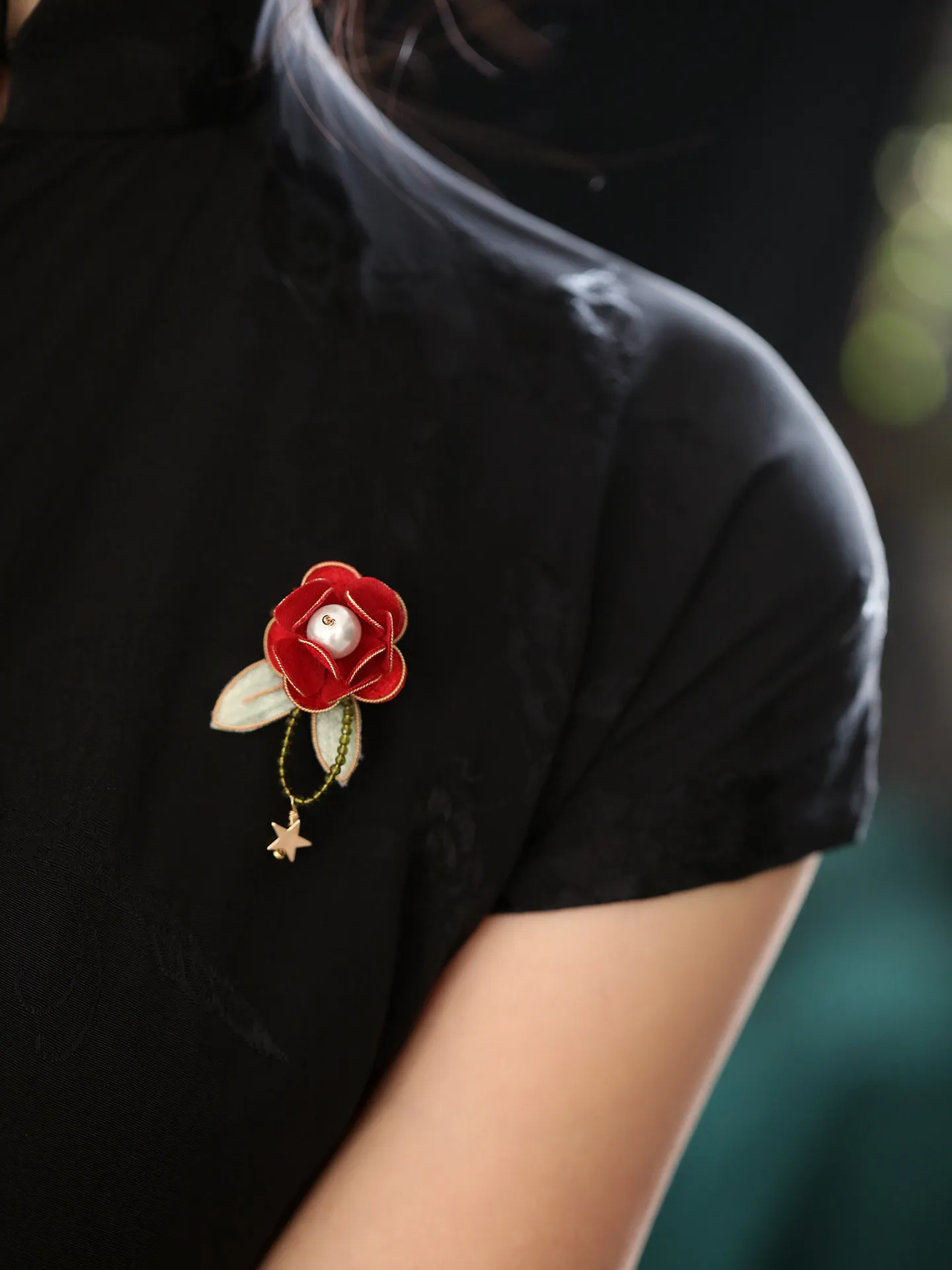 Chinese Style Handmade Red Velvet Flower Brooch Faux Pearl Star Charm Auspicious Lucky Elegant Vintage Lapel Pin For Women Coat