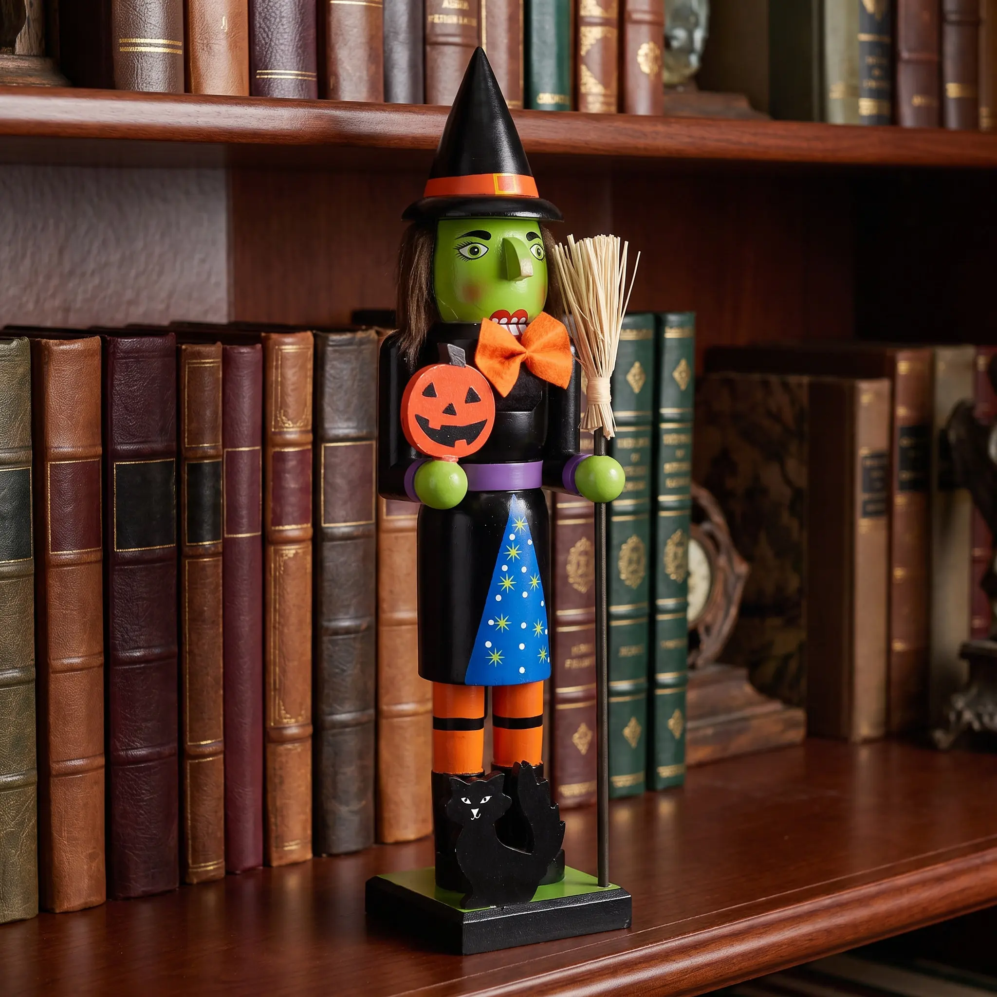Halloween Wooden Nutcracker Pumpkin Figure Handpainted Indoor Halloween Party Decor Jack-O-Lantern Nutcracker Decorative