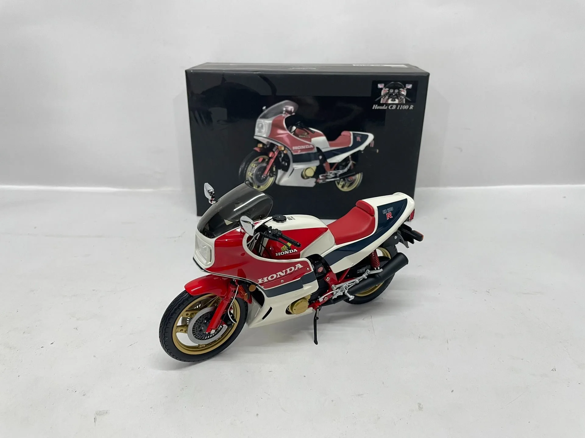

Minichamps 1:12 CB1100R 1982 Simulation Limited Edition Alloy Metal Static Motorcycle Model Toy Gift