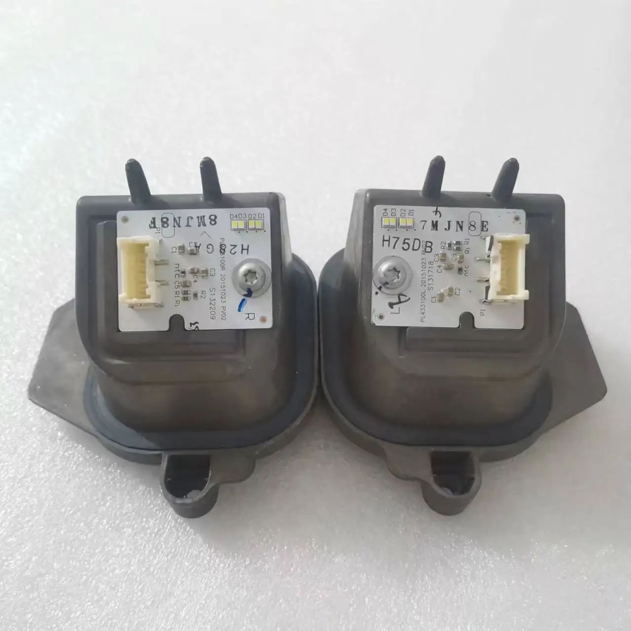 Original PL433100L PL433100R LED light source suitable PL433100 for AUD-I Q3 daytime running light auto parts