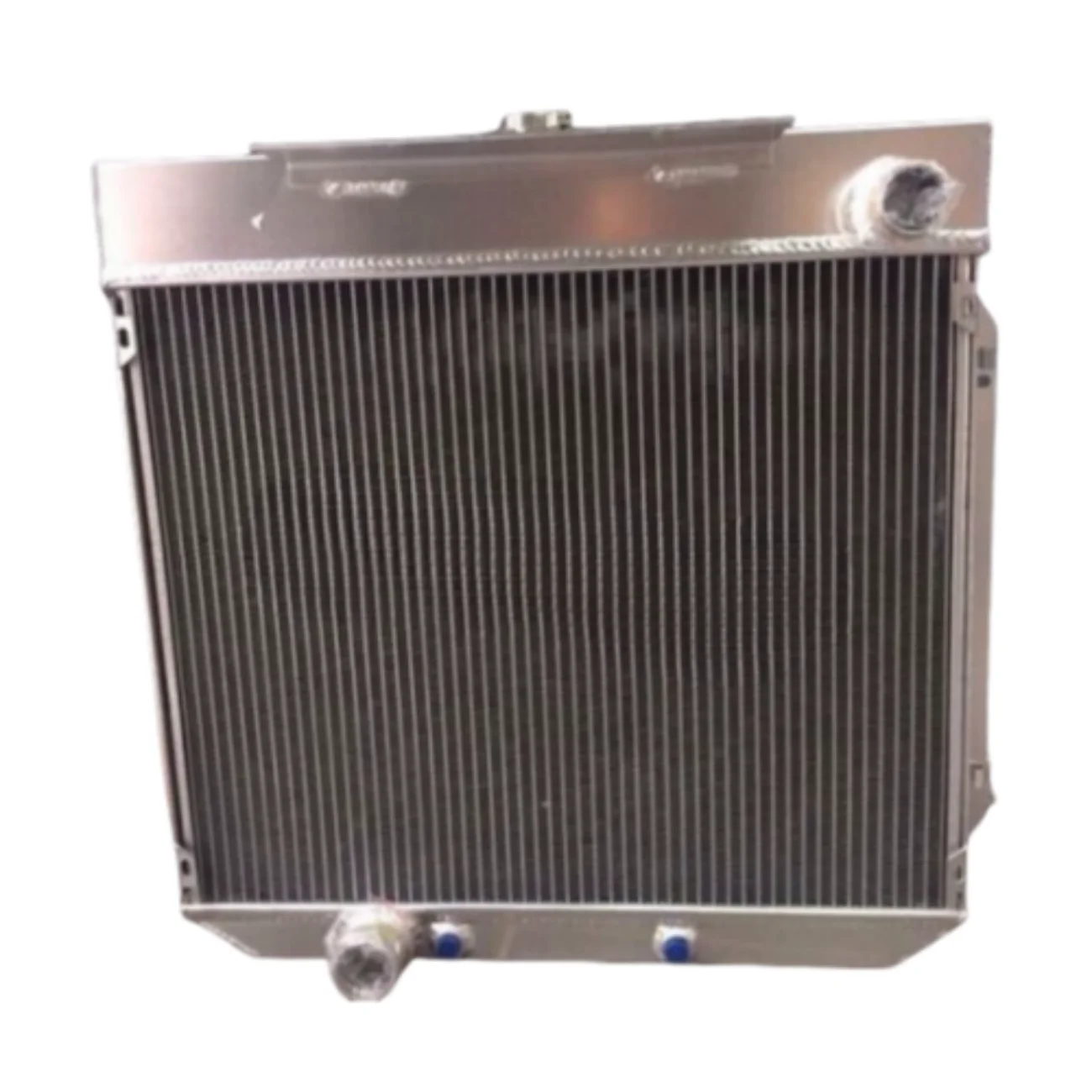 Aluminum Radiator for 1972-1977 Ford Falcon XA XB XC/ Fairlane ZF ZG 6cyl AT/MT 1973 1974 1975 1976