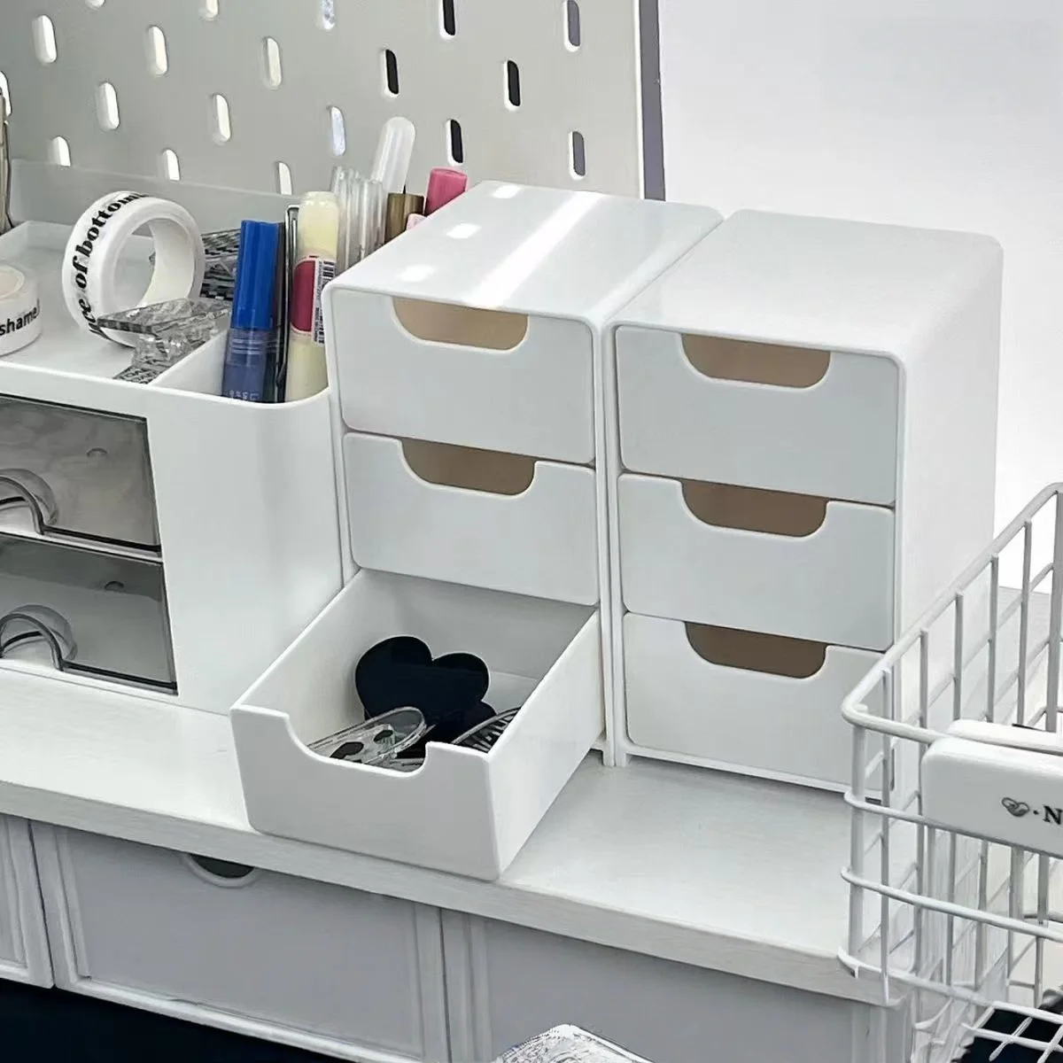 3-Tier Plastic Cosmetic Storage Box Organizer with Drawers Multifunctional Countertop Storage for Jewelry Office Supplies