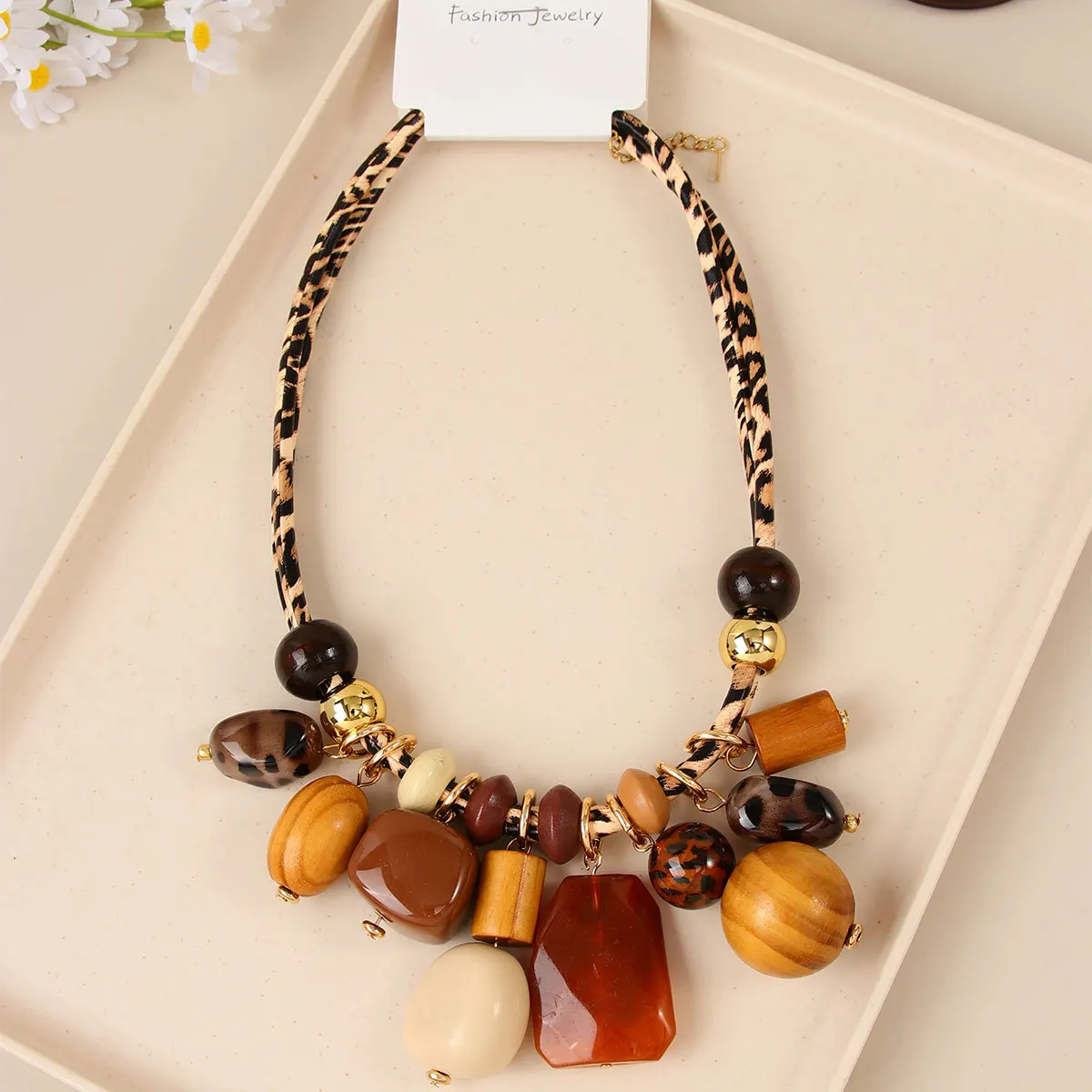 

Bohemian-Style Handmade Beaded Statement Collar Necklace for Women: A Fashionable Retro Double-Layer Design with Leopard Print