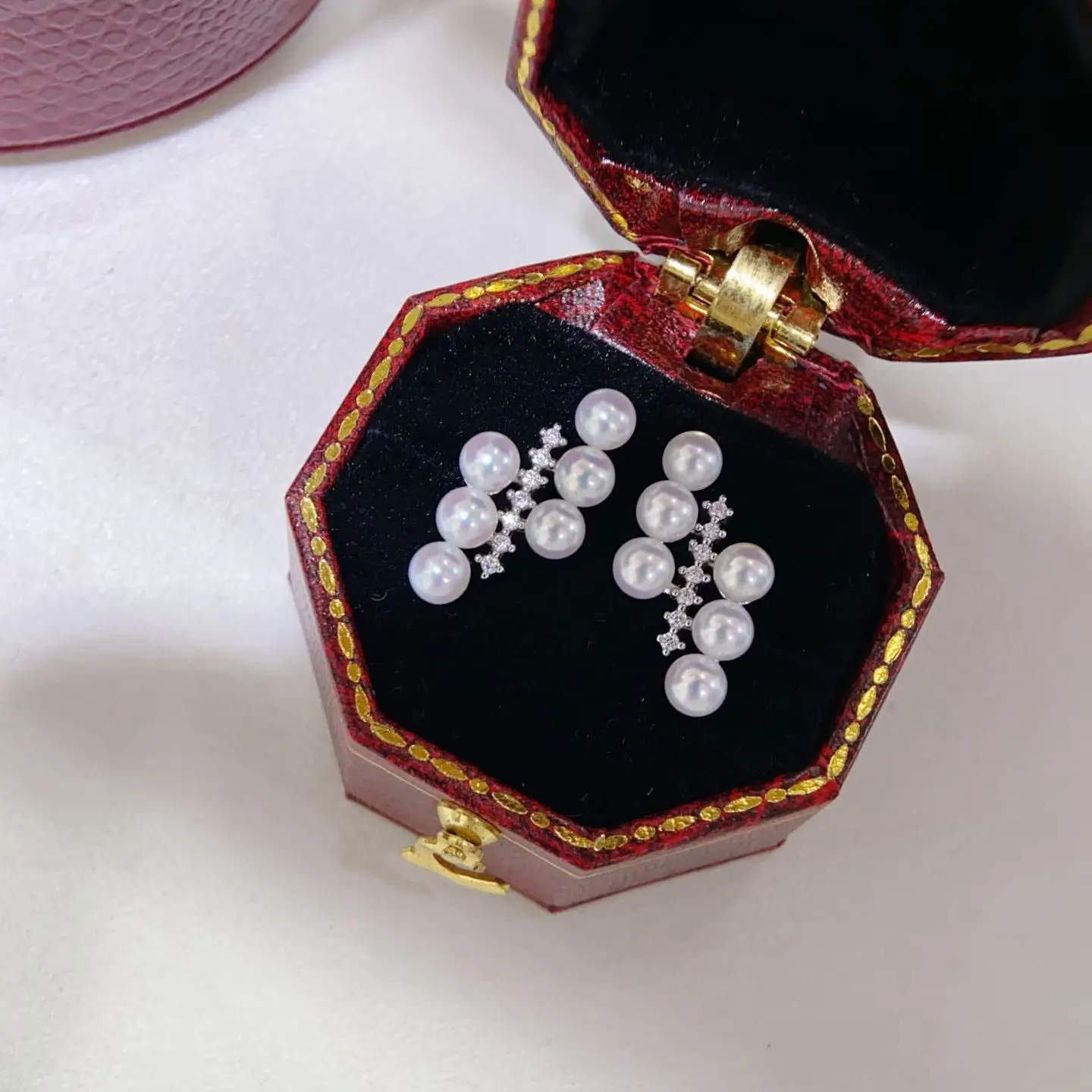 

Certificated 925 Silver Aurora Luster Freshwater Pearl Ear Stud Natural Tiny White Flawless Pearl 3-4mm Shining Earring Jewelry