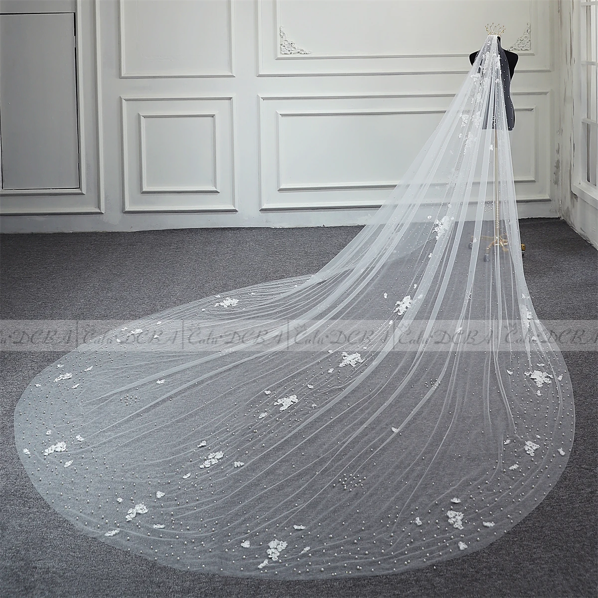 1 Tier Long Wedding Veil With Pearls Elegant Wedding Veil Lace Appliques Floral Luxurious Cathedral Crystal Veil with Comb