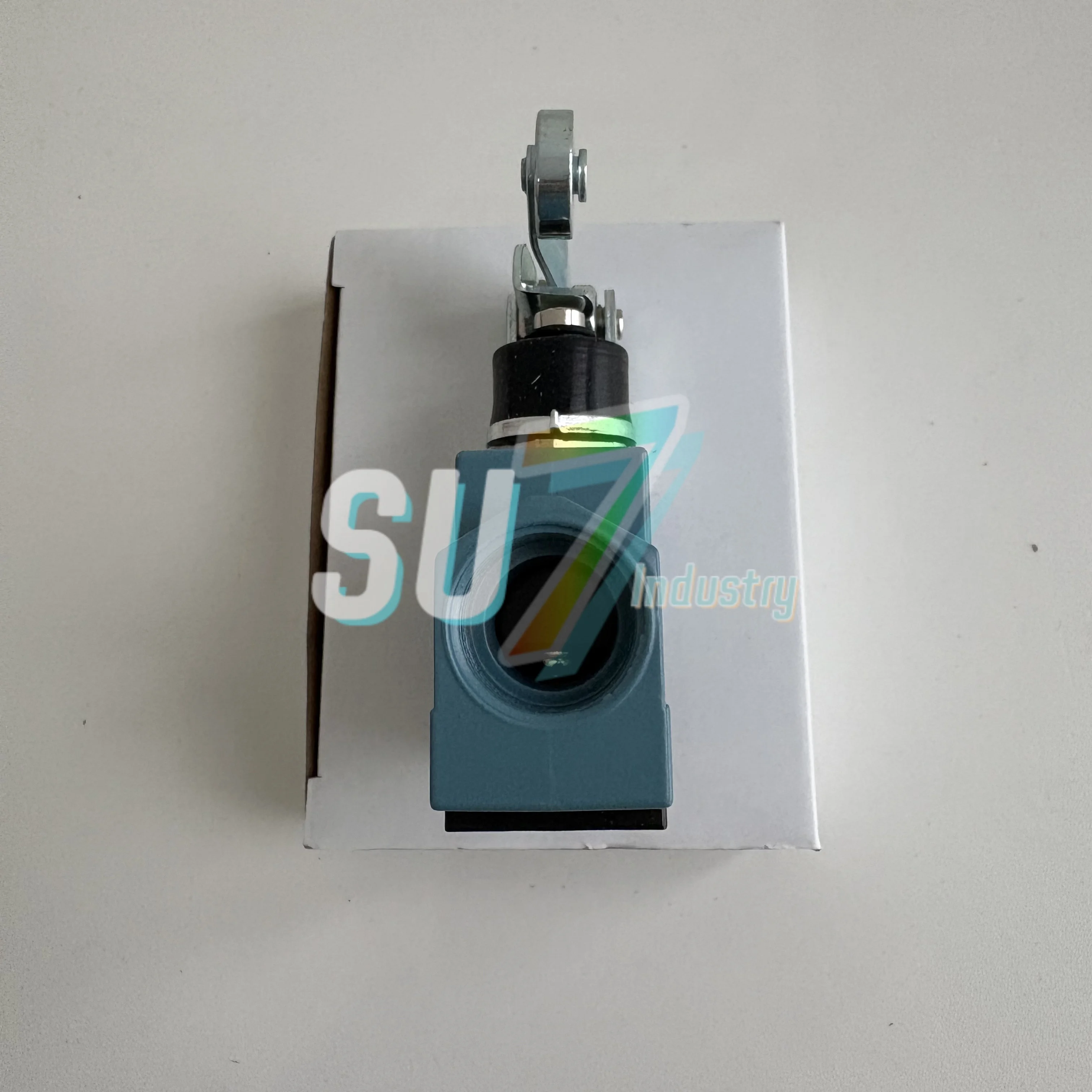 新入荷 BZE6-2RQ2 リミットスイッチ