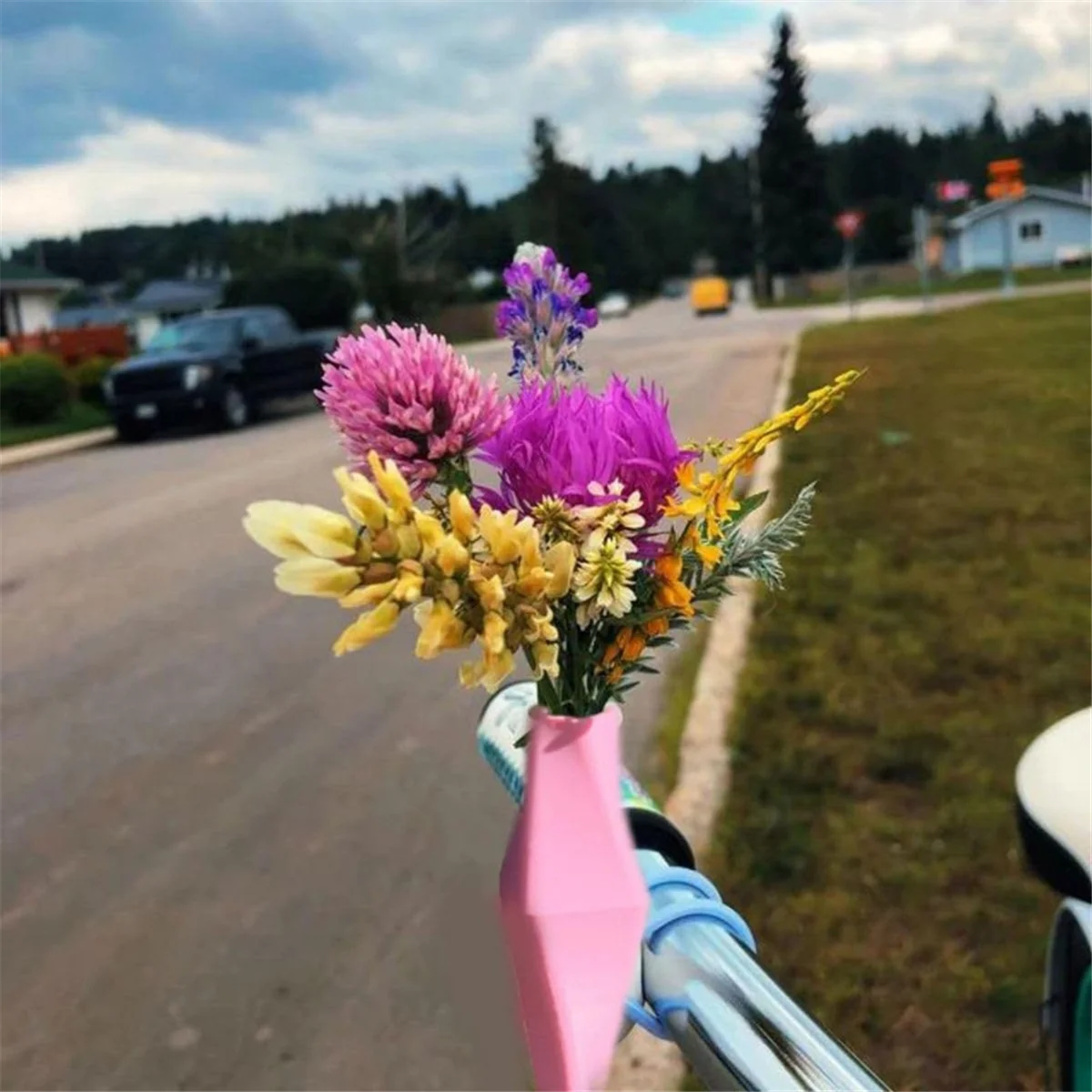 Bike Flower Vase for Handlebars, Funny Bike Handlebar Vase Decorations, Funny 3D Printed Mini Bike Accessories Riding B