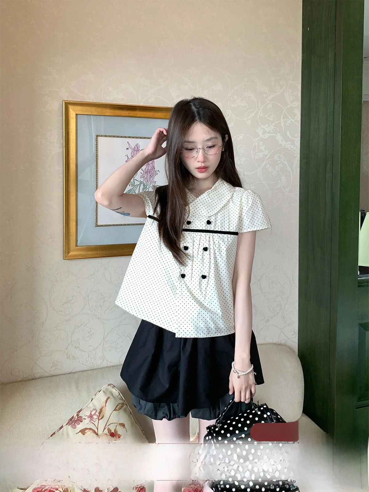 

Sweet Style Polka Dot Short Sleeve Shirt Women's Double Buttoned Doll Collar Slim Fit Top Berlin Creamy Style MUCHA Wood Tea