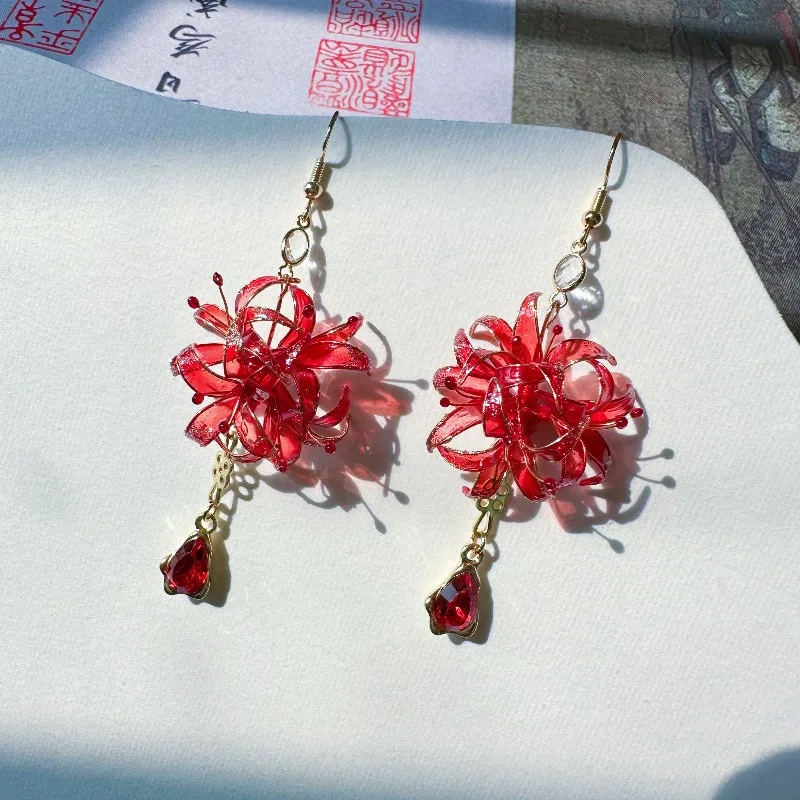 Original Design Flower Resin New Arrival Red Spider Lily Clip On Earrings for Hanfu Makeup Accessory Elegant Style Women Gift