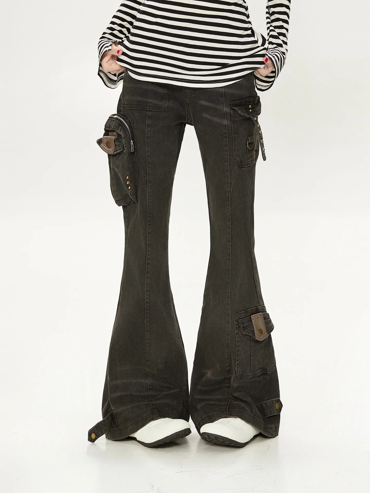 

Ретро-джинсы в американском уличном стиле с эффектом потертости, с множеством карманов, для женщин, зауженные, с легким клешем, длинные брюки, модные повседневные.