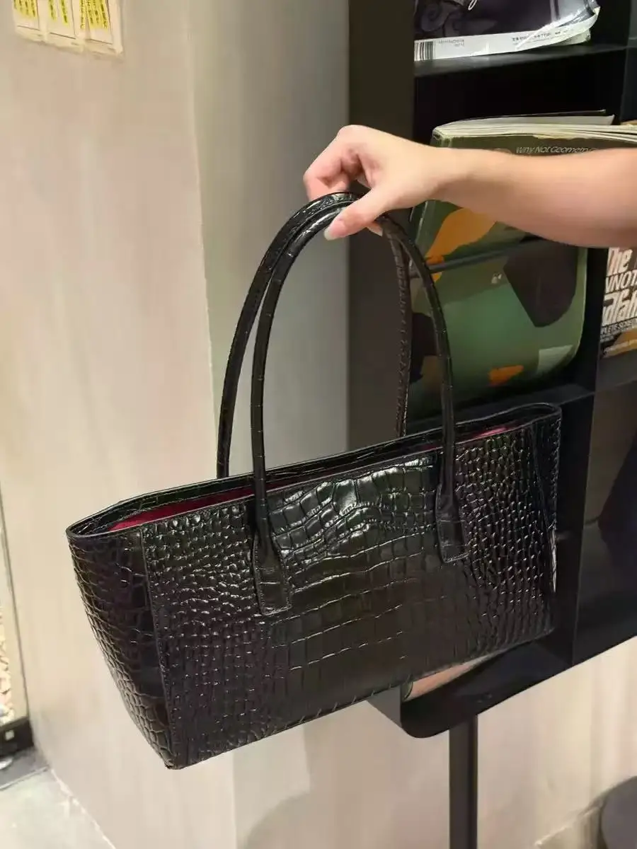 2026 New Vintage Small Fragrant Style Classic Crocodile Pattern Cowhide Single Shoulder Large Capacity Hand-Held Tote Bag