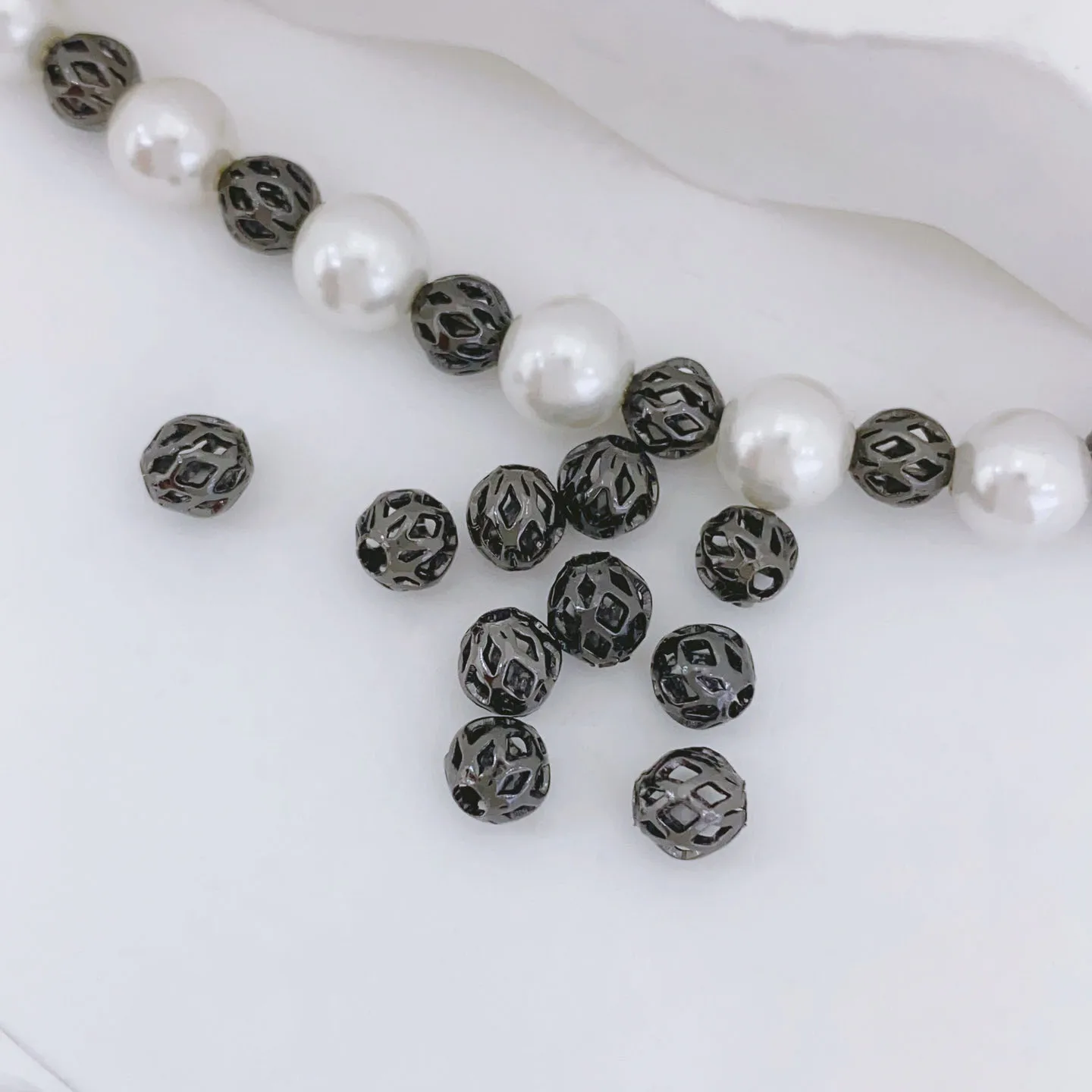 ลูกปัดตาข่ายกลมชุบทอง 50 ชิ้น สำหรับทำสร้อยข้อมือ สร้อยคอ DIY อุปกรณ์ทำเครื่องประดับ ขายส่ง