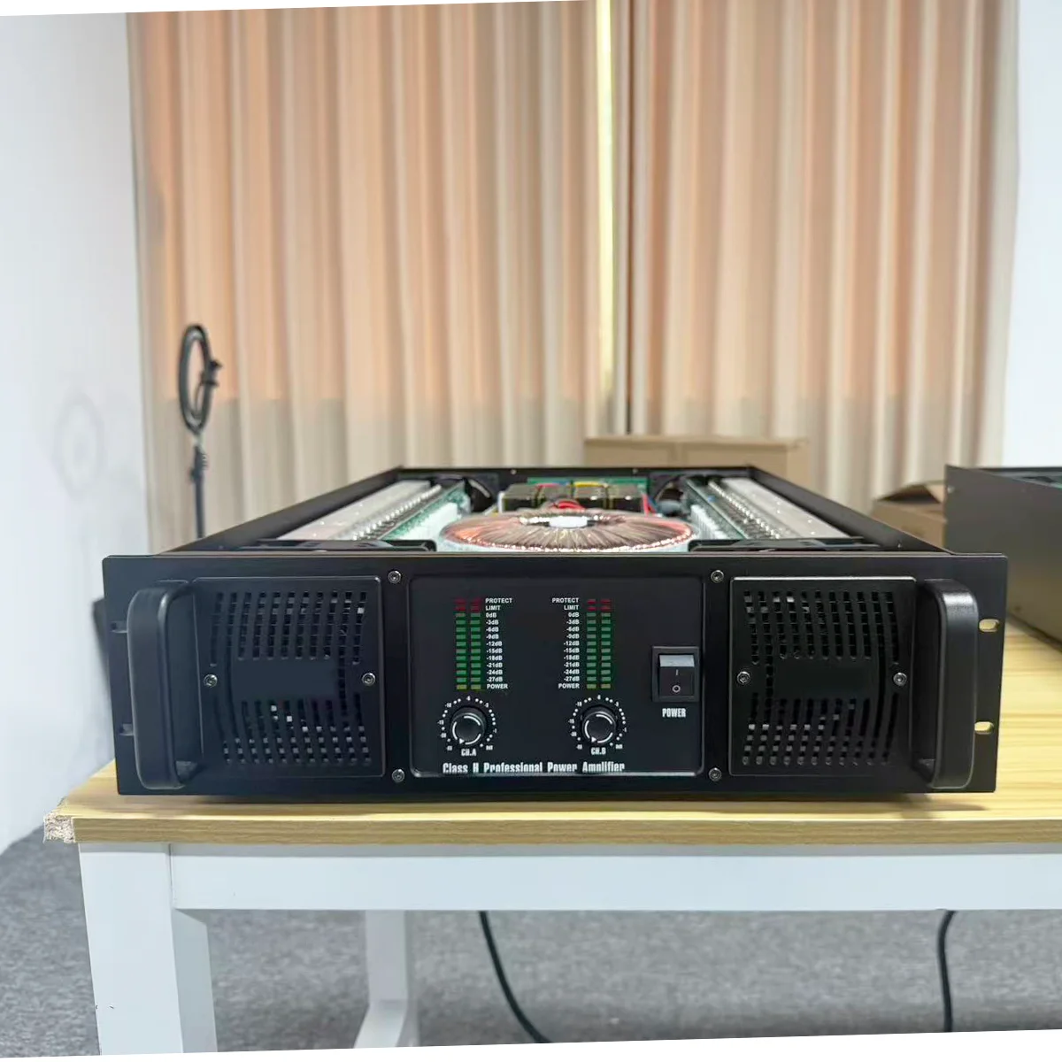 Professional-grade Class H 3U 2000W High-power Stereo Active Metal AC Amplifier With Pure Copper Transformer 8 Ohm