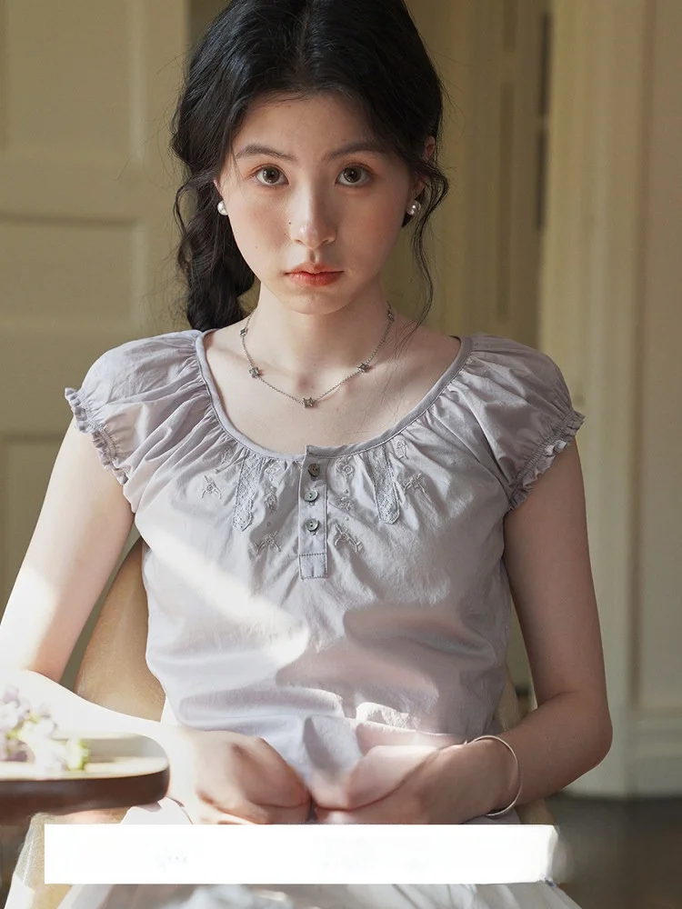 

Women's round Ne ort Sve Embroidered Lace irt Six-In-One Neline ort Top Cotton Casual Faion Summer irt