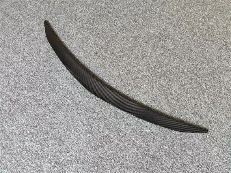 

Подходит для модифицированных автомобильных аксессуаров Lamborghini URUS, задний спойлер из углеродного волокна в стиле TC, автомобильные инструменты.