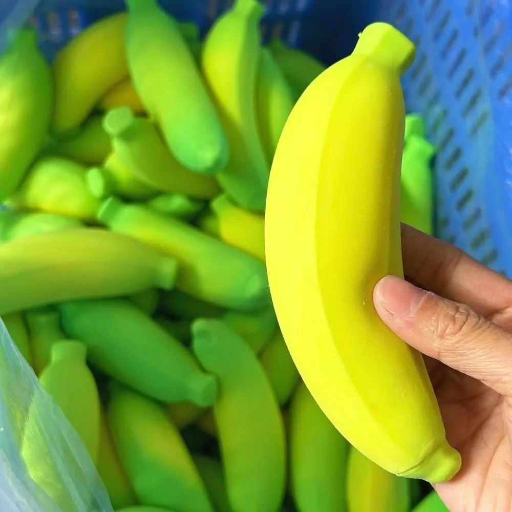 Color Change Squeeze Banana Toys Slow Rebound Reusable Fruit Squeeze Toys Anti-Anxiety Simulation Banana Stress Reliever Toys