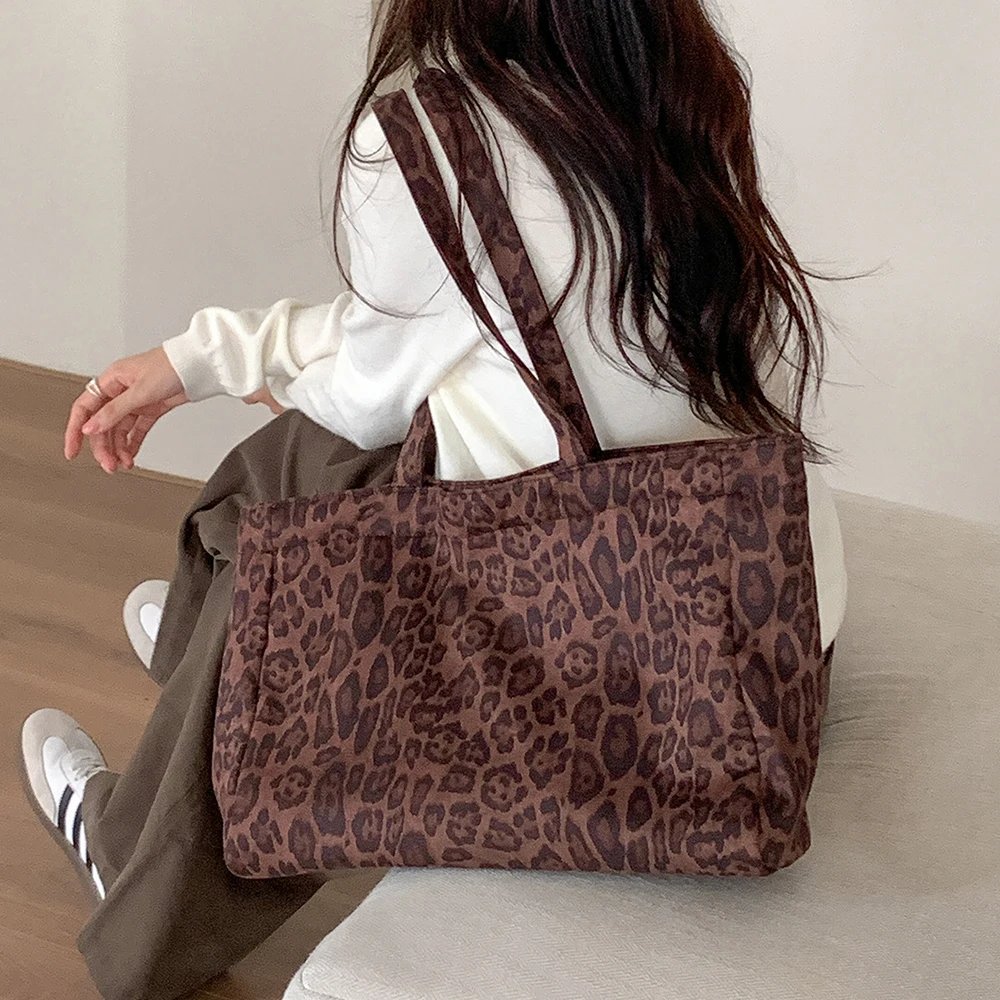 

Large Capacity Leopard Tote Shoulder Bags for Women Animal Printed Handbags and Purses Fashion Commuting Bag NEW Shopper Female