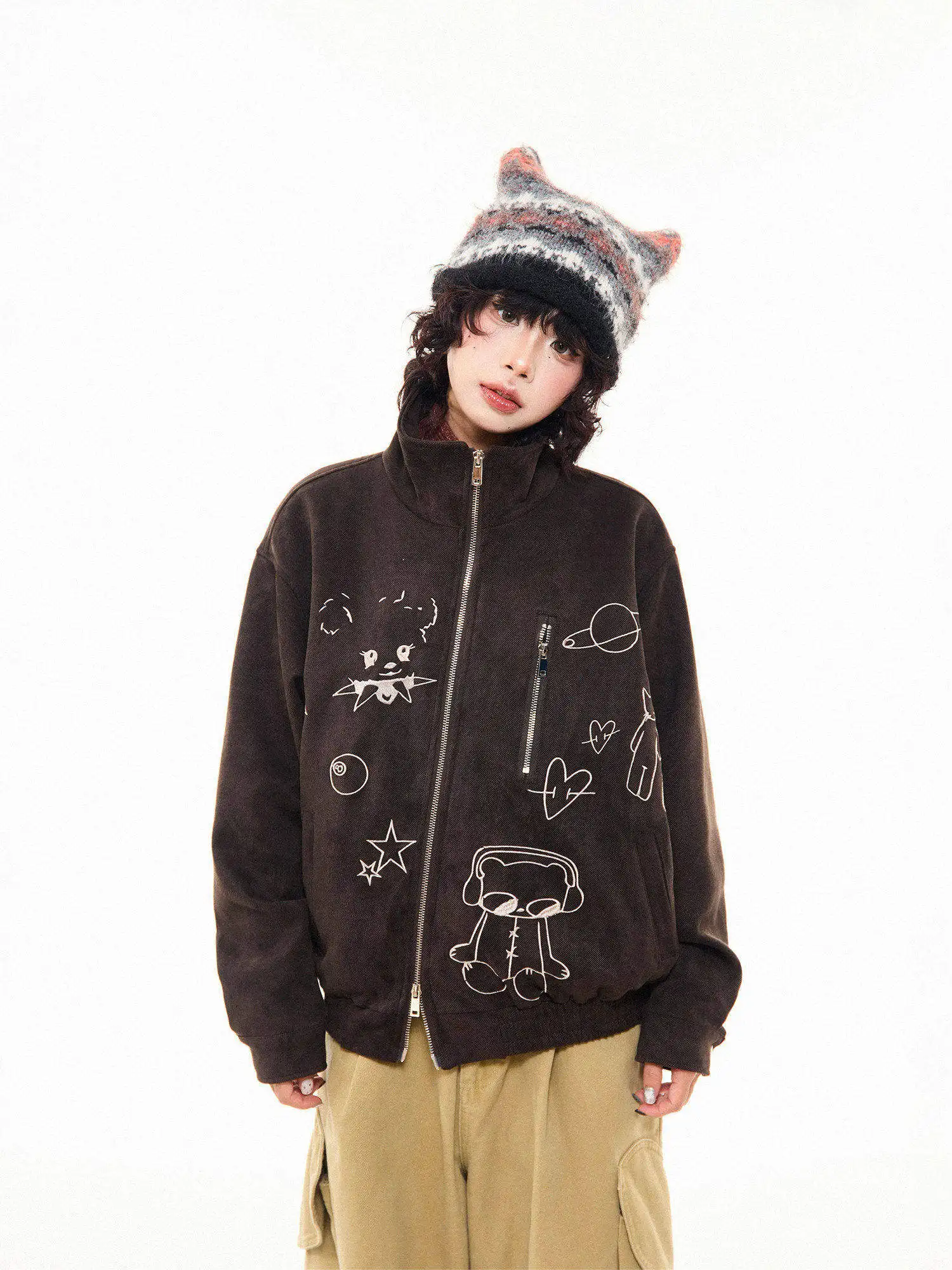 

MIKYO American Retro Cartoon Embroidery Diagonal Zipper Stand Collar Jaet Women's Autumn Versatile Faionable Top